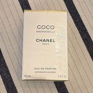 CHANEL Coco Mademoiselle Eau de Parfum - Gold and White